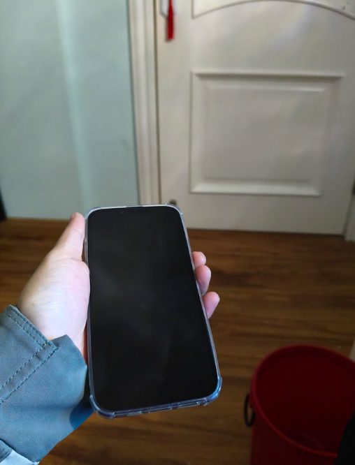 上班族备用机一台，iPhone 14，256G，日常使用完全没问题